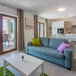 Anton 3 Spacious With A Large Terrace 아파트 크리크베니카