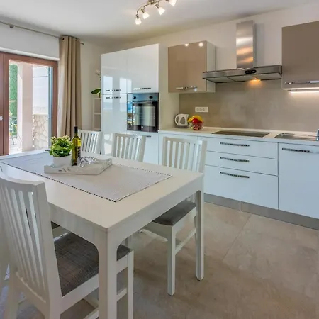 Anton 3 Spacious With A Large Terrace شقة