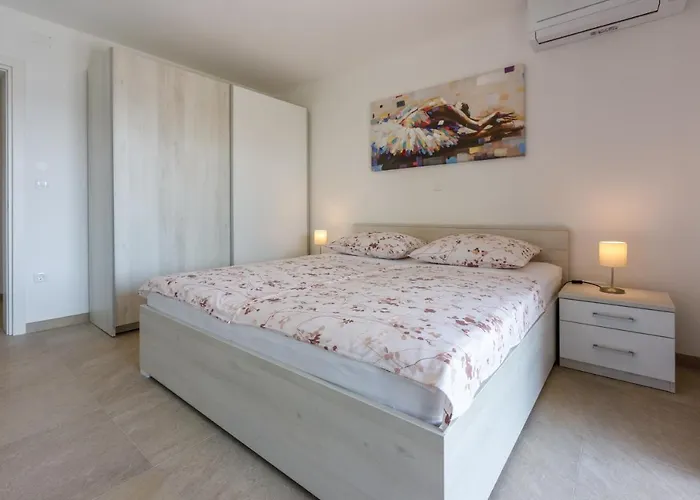 Anton 3 Spacious With A Large Terrace