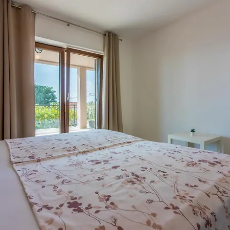 Anton 3 Spacious With A Large Terrace *