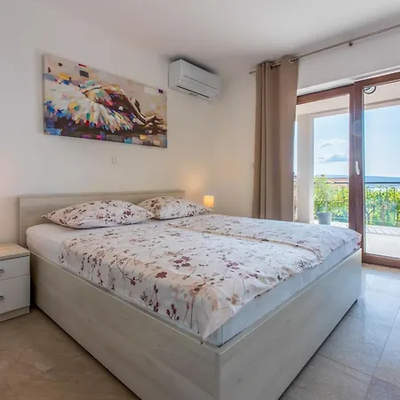 Apartment Anton 3 Spacious With A Large Terrace