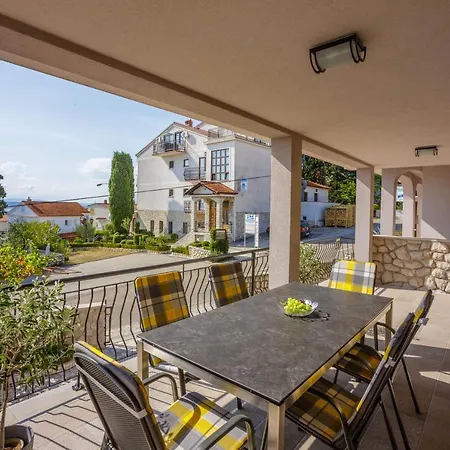 Anton 3 Spacious With A Large Terrace * Crikvenica