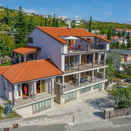 Daire Anton 3 Spacious With A Large Terrace *