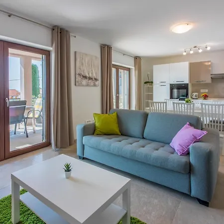 Anton 3 Spacious With A Large Terrace Apartamento Crikvenica