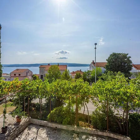 Daire Anton 3 Spacious With A Large Terrace