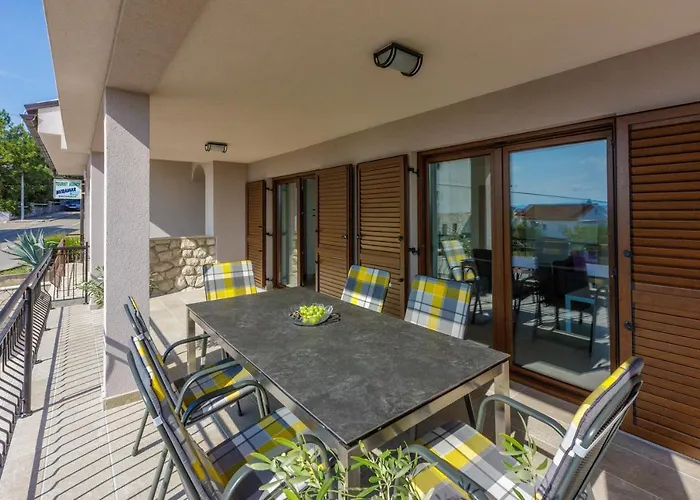 Anton 3 Spacious With A Large Terrace Crikvenica