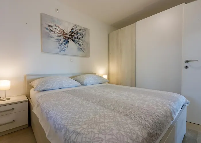 Anton 3 Spacious With A Large Terrace Crikvenica